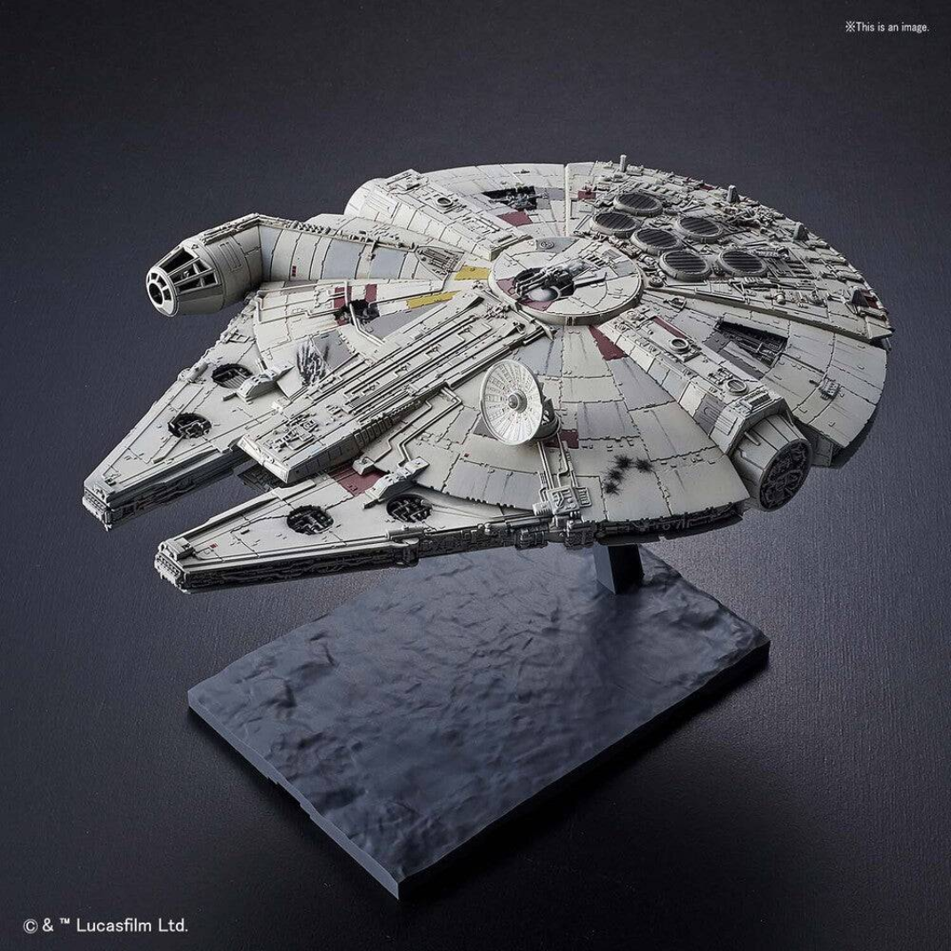 Bandai Star Wars: The Rise of Skywalker – 1/144 Millennium Falcon Model Kit – G5058195