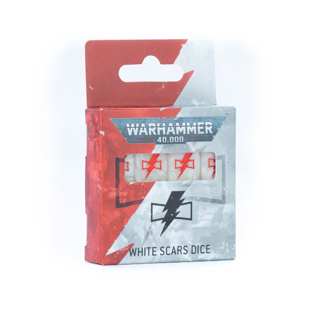 White Scars Dice Warhammer 40,000 2025 edition – pearlised white dice with red numbers and lightning bolt White Scars icon